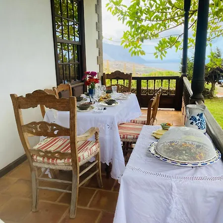 Alojamento de Acomodação e Pequeno-almoço La Rayuela 5*
